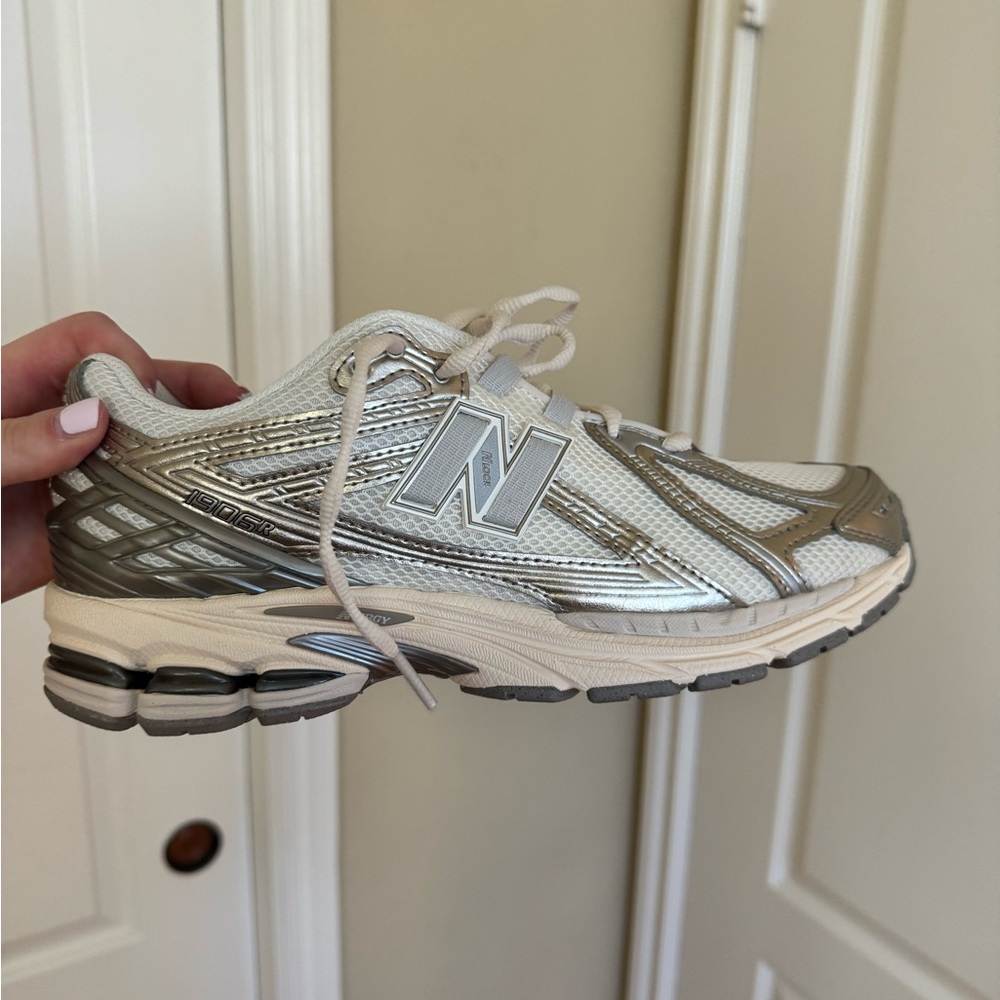 New Balance' Metallic Silver and Cream Sneakers